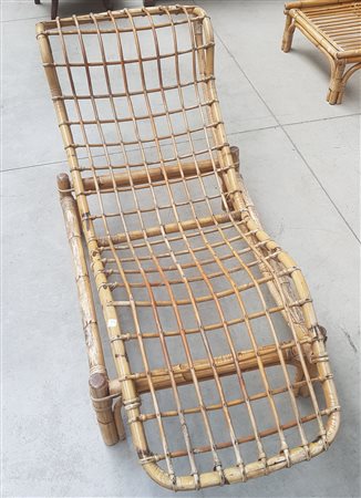 Sdraio modello "812" con struttura in manao e giunco, basamento amovibile. Esec