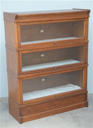 Vetrina a tre scomparti orrizzontali con ante a scomparsa (cm87x102x31) (difett