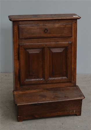 Inginocchiatoio con sportello bipartito e cassetto filettato (cm 62x85x42) (dif