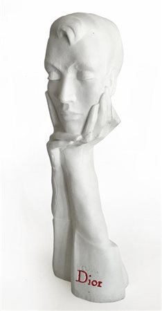 Scultura in gesso raffigurante un volto (h cm 53) firmata Christian Dior (difet