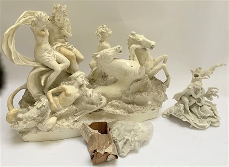 Lotto composto da un grande centrotavola in terraglia raffigurante il trionfo d