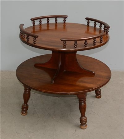 Tavolino tondo in legno a due ripiani con ringhiera e piedi torniti ( cm 74x72x