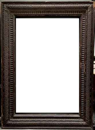 Cornice in legno intagliato, secolo XVIII (cm 80x122) (difetti)