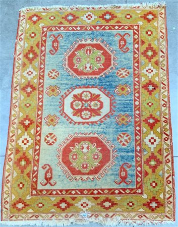 Tappeto Sparta, Anatolia, secolo XX.
Decoro in stile turkomanno con tre Gulle d