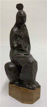 Nereo Costantini "Madonna con Bambino" 
scultura in bronzo poggiante su base in