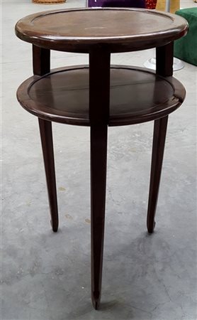 Etagere a due ripiani in legno. Italia, anni '20. (h cm 71; d cm 40) (difetti,