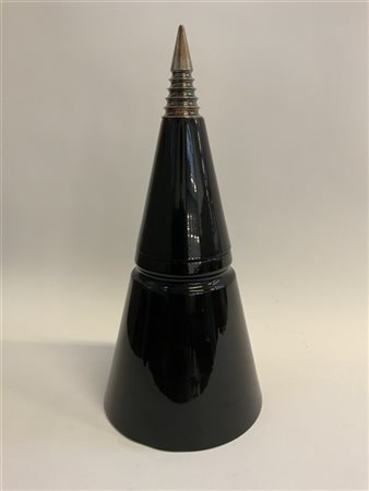 Contenitore di forma piramidale con struttura in fusione di alluminio laccato n