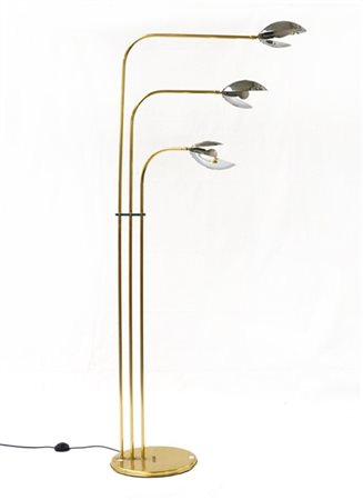 Lampada da terra a tre luci con base e struttura in ottone, paralumi a forma di