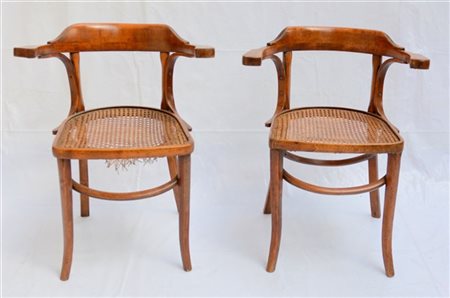 Coppia di poltroncine in faggio curvato al vapore con seduta in paglia di Vienn