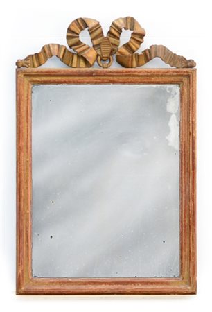 Specchio in legno intagliato e dorato con cimasa a fiocco, secolo XIX (cm 73x48