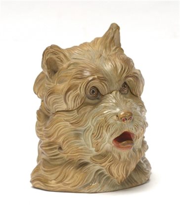 Scatola in terraglia policroma raffigurante testa canina. Marchio "B&M" inciso