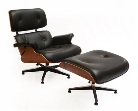 Poltrona ispirata al modello 670-671 di Charles Eames. Usa, 1956. Guscio in com