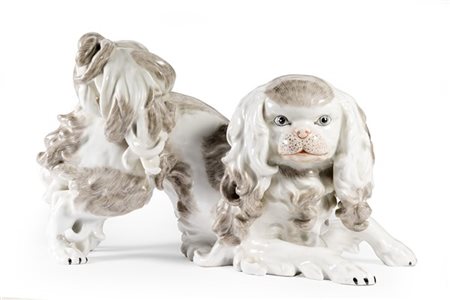 Manifattura di Dresda, secolo XX "Pechinese" scultura in porcellana policroma (