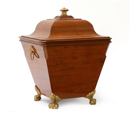 Portacarbone in mogano con presa del coperchio a elementi vegetali in metallo d