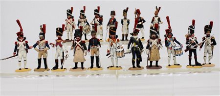 18 soldatini in piombo (lead soldiers)