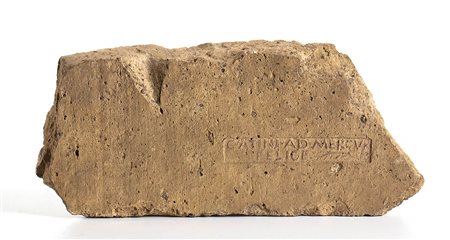 BOLLO LATERIZIO DI UN’OFFICINA LOCALIZZATA PRESSO IL TEMPIO DI MERCURIO<br>I secolo a.C. - I secolo d.C.