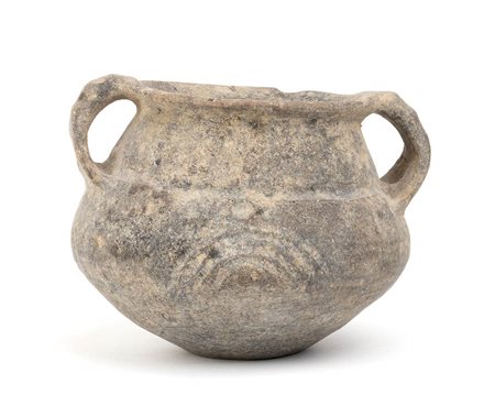 OLLETTA CARENATA ETRUSCA IN IMPASTO<br>VIII - VII secolo a.C.