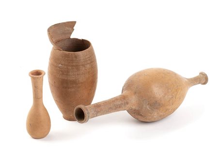 GRUPPO DI DUE UNGUENTARI E UN BICCHIERE A PARETI SOTTILI<br>I secolo a.C.