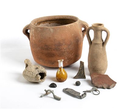 COLLEZIONE DI UNDICI INSTRUMENTA VARIA<br>I secolo d.C. - XV secolo