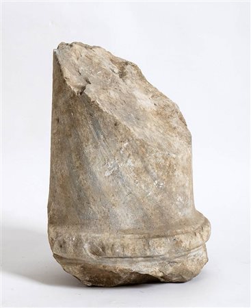 FRAMMENTO DI COLONNA IN MARMO CIPOLLINO<br>I - II secolo d.C.