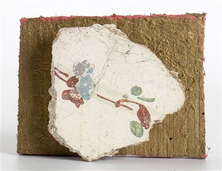 INTONACO ROMANO CON DECORAZIONE FLOREALE<br>I - II secolo d.C.