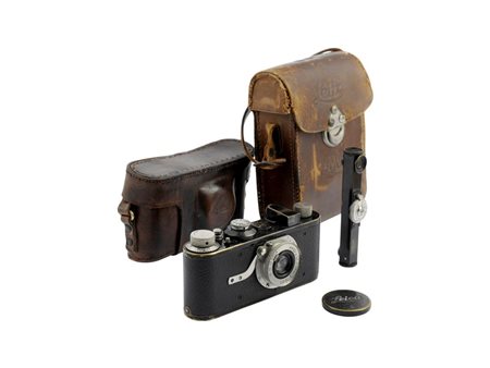 Leica I Mod. A Elmar 3.5/50 mm FODIS Leica I Mod. A, accessoriata con borse...