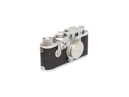 Leica III F Elmar 3.5/5cm La Leica III F è stata la prima nuova macchina...
