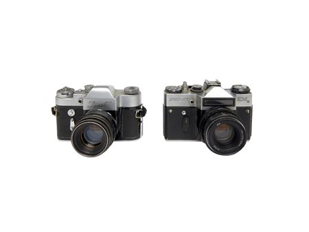 Lotto di due macchine fotografiche Sovietiche/Russe obiettivo compreso 1....