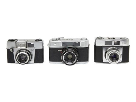 Lotto di tre macchine fotografiche 35 mm obiettivo compreso 1. Agfa Silette...