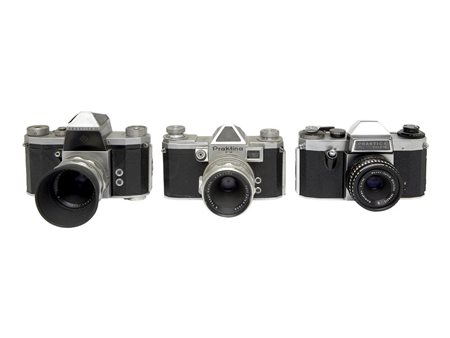 Lotto di tre macchine fotografiche 35 mm obiettivo compreso 1. Practika IV,...