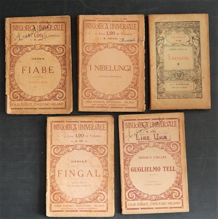 5 piccoli libri antichi con segni dell'et? ma in buone condizioni con i...