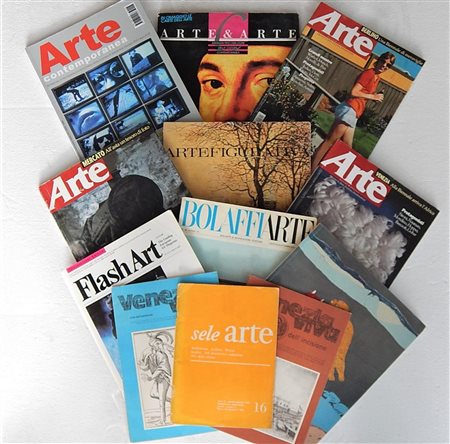 LOTTO UNICO DI 12 RIVISTE: lotto composto da 12 riviste di Arte, Flash Art,...
