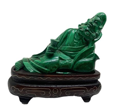 Statuetta cinese in malachite di colore verde chiaro raffigurante Dio Jurojin...