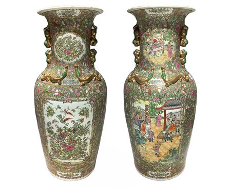 Coppia di Vasi, China, fine XIX- inizi XX secolo. H cm 95