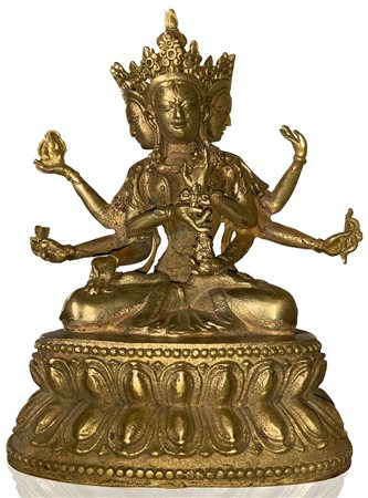 Scultura in bronzo della divinità Tara rappresentata con otto braccia e tre...