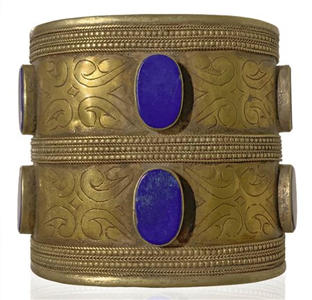 Bracciale in argento e lapis. Turkmenistan, XX secolo, cm 7 x 7.