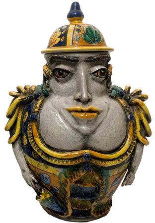 Poutiche in maiolica di Caltagirone, figura antropomorfa di donna policroma...