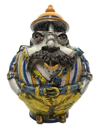 Poutiche in maiolica di Caltagirone. Figura antropomorfa di uomo policroma...