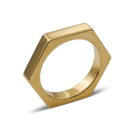 Gucci, anello fede esagonalepeso 8,4 gr.realizzata in oro giallo 18kt,...