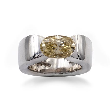 Vhernier, anello in oro bianco 18kt con diamante fancy yellow ct 2,55peso...