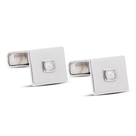 Gemelli di forma quadrata in oro bianco 18ktpeso 5,3 gr.centrati da due...