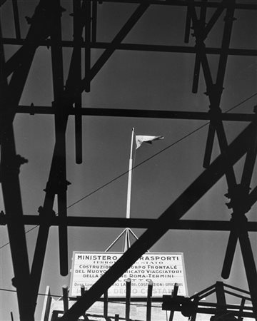 Herbert List Roma, ponteggi a Termini 1940 ca.

Stampa fotografica vintage alla