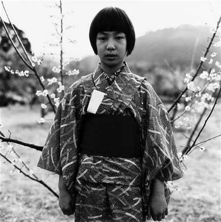 Issei Suda Young girl with kimono 1970 ca.

Stampa fotografica vintage alla gela
