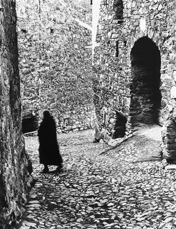 Fulvio Roiter Vicolo 1950 ca.

Stampa fotografica alla gelatina sali d'argento.