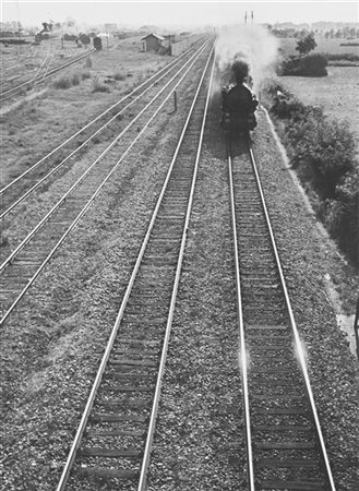 Bruno Stefani Il treno già vola sbuffando 1940 ca.

Stampa fotografica vintage a