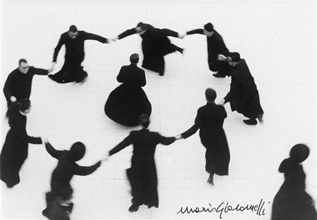 Mario Giacomelli Io non ho mani che mi accarezzino il volto della serie 'Pretini
