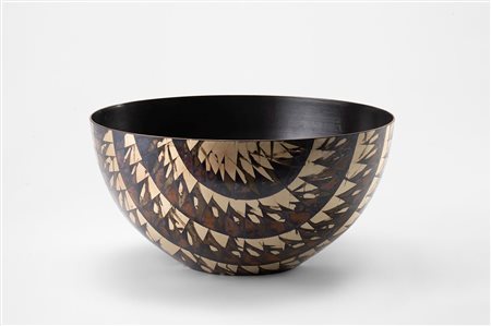 Lorenzo Burchiellaro (1933)  - Centerpiece in decorated metal, 1970 ca.