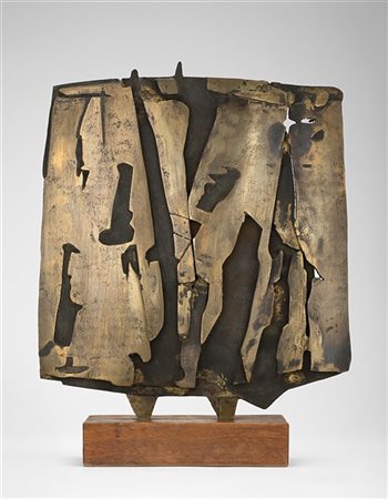 Pietro Consagra "Specchio alienato" 1961
bronzo
cm 39x34x2,6; base in legno 4,6x