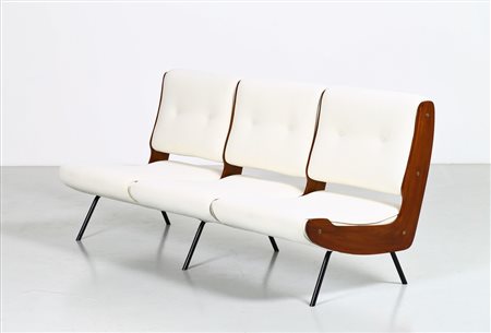 FRATTINI GIANFRANCO (1926 - 2004) - Divano modello 836 produzione Figli di A. Cassina, 1955.