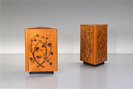 MANZU' GIACOMO (1908 - 1991) - Coppia di angoliere, eseguite dall'ebanista Eugenio Gritti, Bergamo, 1977.